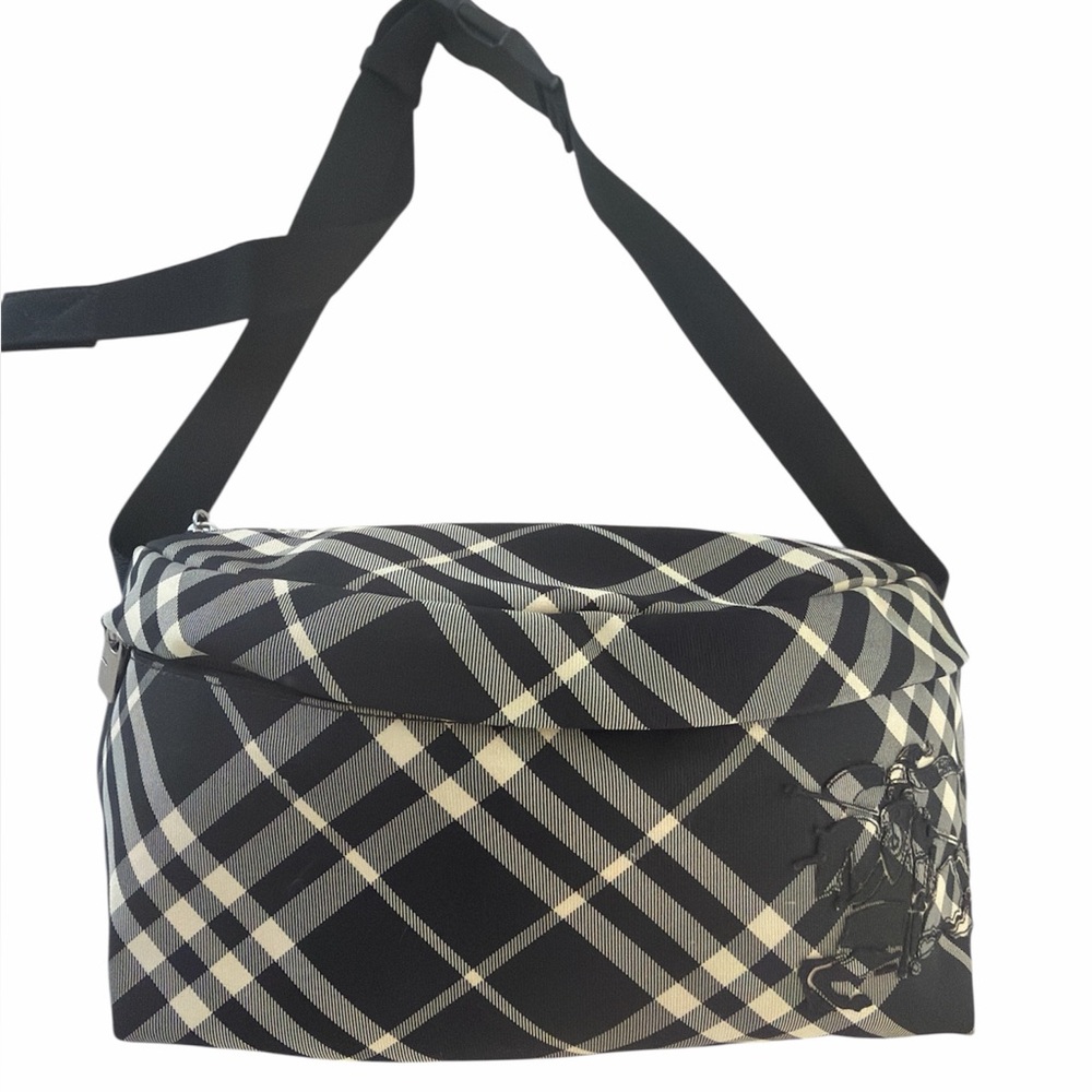 Burberry Black and Cream Essential Belt Bag - Picture 2 of 8